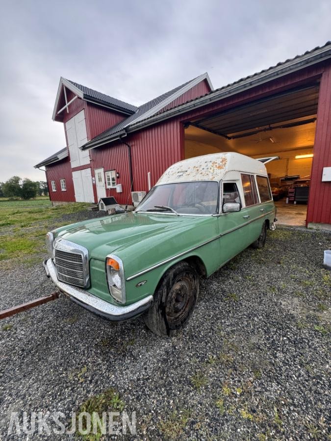 1975 Mercedes-Benz 230, 230 Diesel Ambulanse, Ukjent KM. Lokasjon Råde Østfold